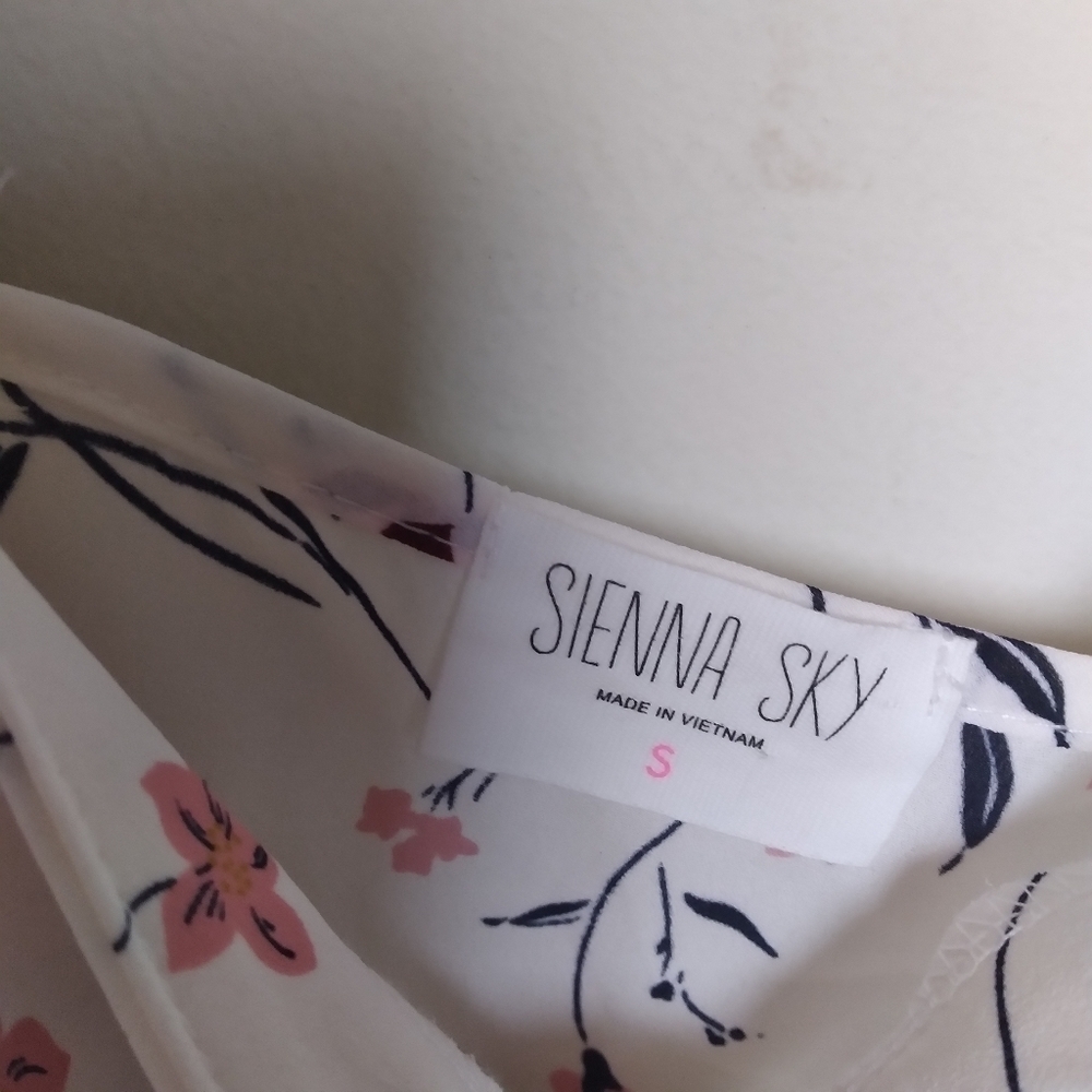Sienna Sky Pink and White Cottagecore Floral Ruffle Sleeve Blouse Size Small - Picture 6 of 8